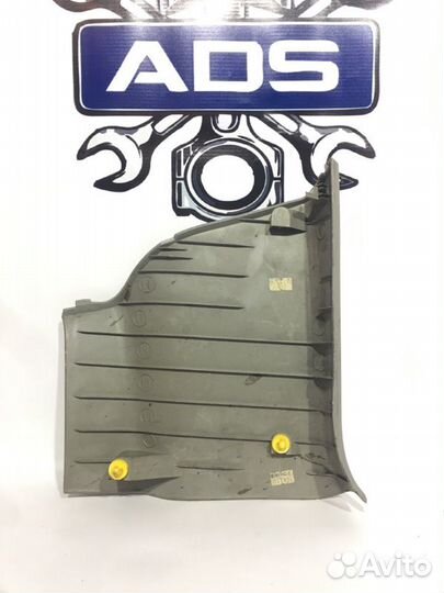 Обшивка стойки задняя правая Ssangyong Kyron 1