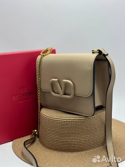 Новая женская сумка Valentino бежевая