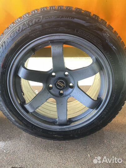 Комплект колес с разноширокими дисками rays