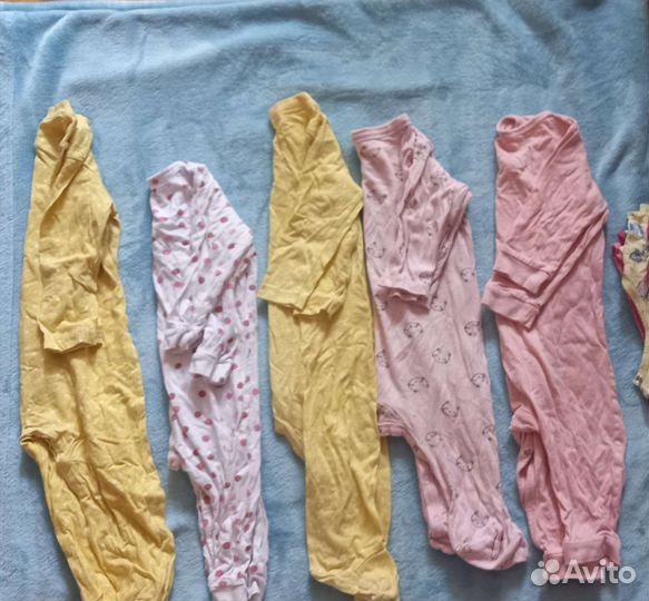 Отдам бесплатно пакет вещей на девочку
