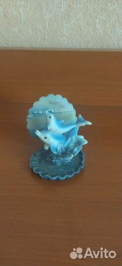 Статуэтка дельфин