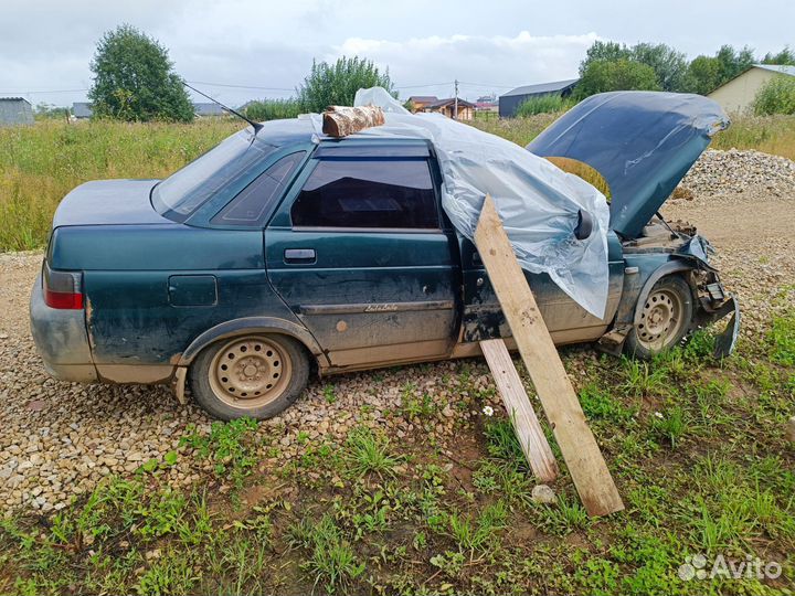 ВАЗ 2110 1.5 МТ, 2001, битый, 250 000 км