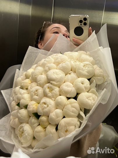 Букет из пионов