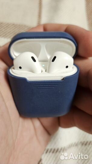 Apple AirPods (2nd Generation)