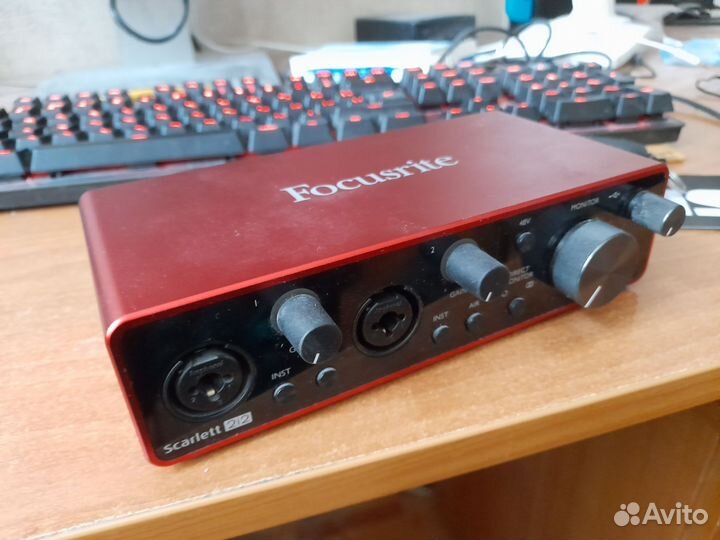 Аудиокарта Focusrite Scarlett 2i2 3rd Gen