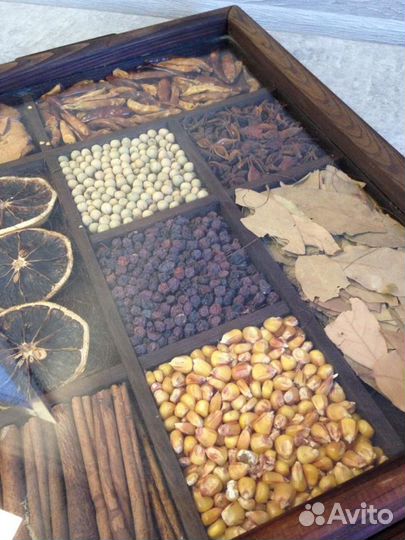 Поднос деревянный со специями. Стеклянное дно