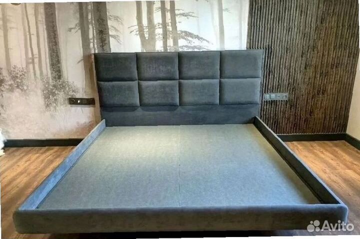 Кровать двуспальная парящая мягкая