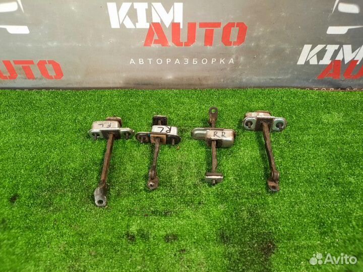 Ограничитель двери Hyundai Ix35 2.0 G4KD 2011