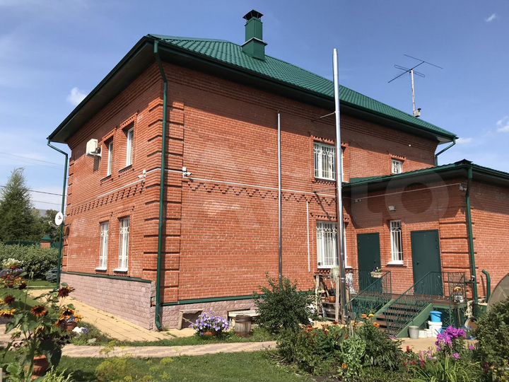 Дом 398 м² на участке 14 сот.