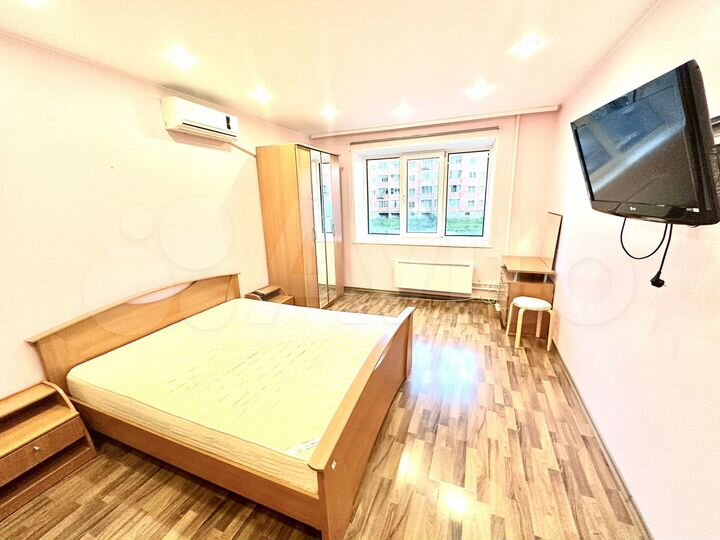 2-к. квартира, 74 м², 2/10 эт.