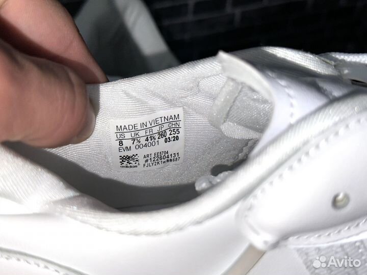 Кроссовки Adidas Ozweego