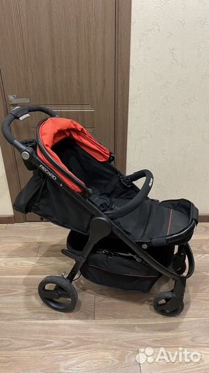 Прогулочная коляска recaro