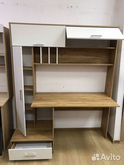 Компьютерный стол Мист, новый в упаковке