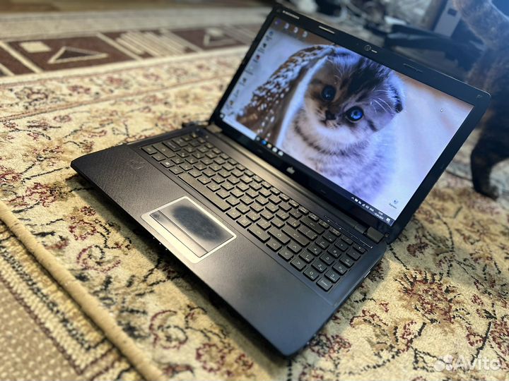 Мощный Ноутбук core i7-8ядер/16гб/512ssd/610m