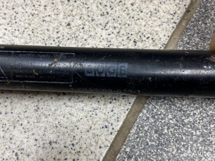 Амортизатор багажника fiat tipo 1987-1995