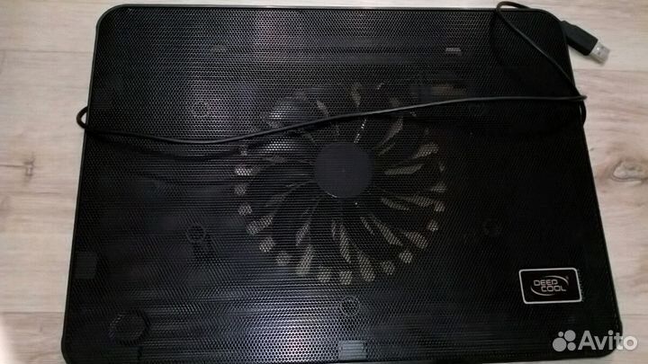 Подставка с охлаждением