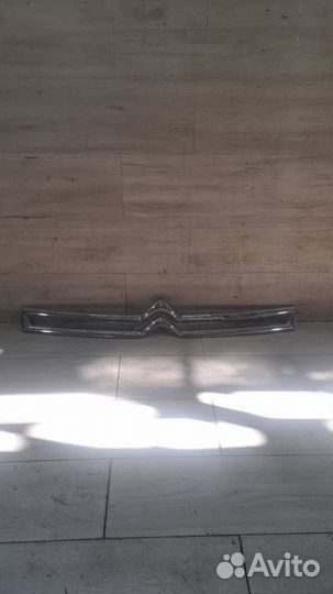 Молдинг решетки радиатора Citroen Berlingo B9 С