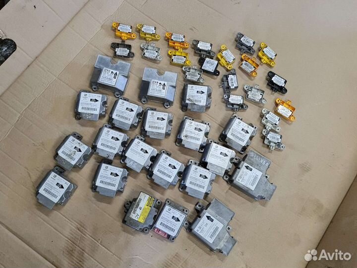 Блок управление SRS Opel Astra H Zafira vectra