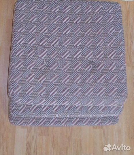 Матрац с пододеяльником и подушками