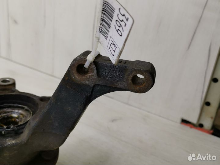 Передний правый Кулак поворотный Nissan Micra K12