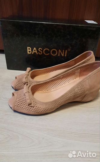 Качественная обувь 38 разм