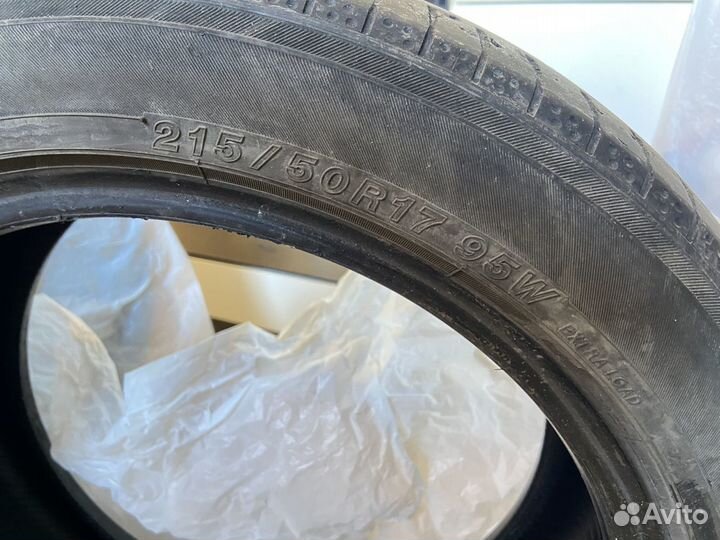 Yokohama BluEarth AE50 215/50 R17