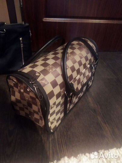 Переноска для кошек и собак