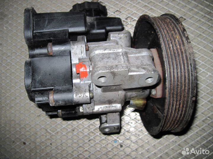 Насос гур Мерседес Вито W638