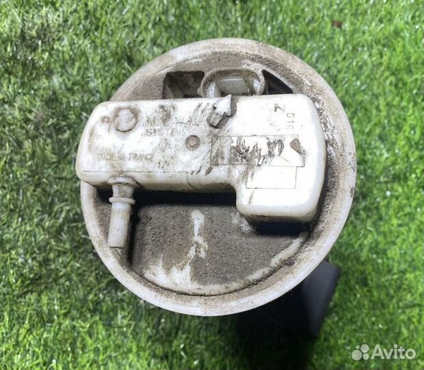 Насос топливный электрический Renault Logan