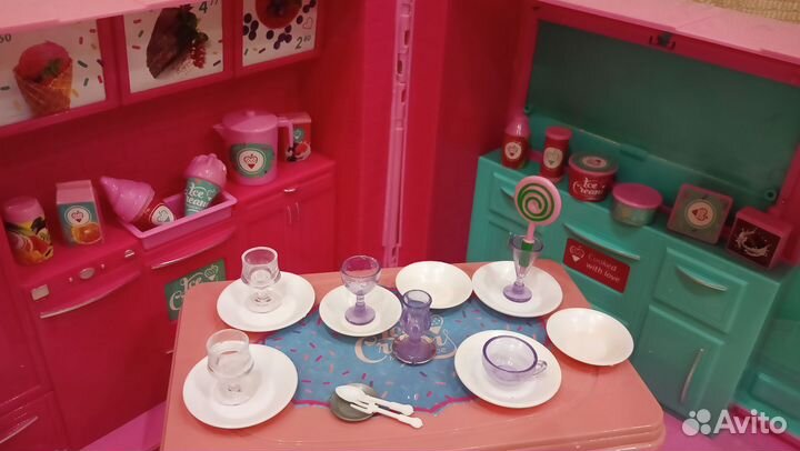 Машина музыкальная - летнее кафе