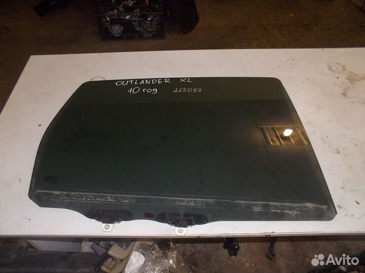 Стекло двери заднее правое. 10 год