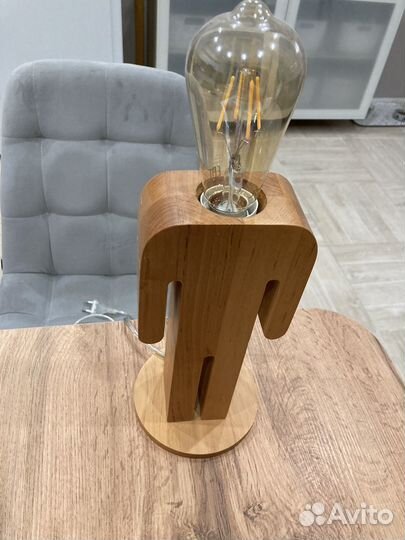 Светильник настольный 
