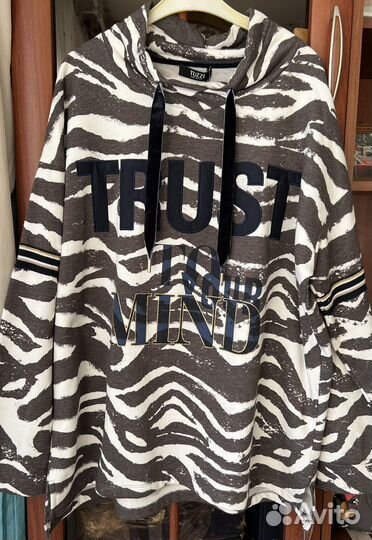 Свишот женский tuzzi