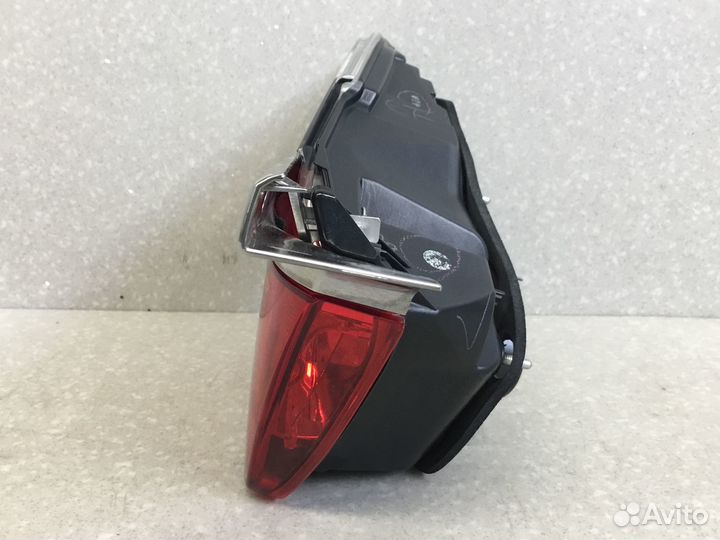 Фонарь задний внутренний левый Toyota Camry XV50 2