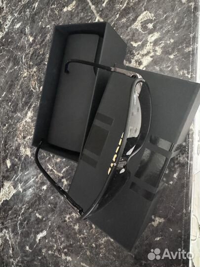 Солнцезащитные очки