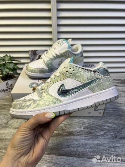 Кроссовки Nike Dunk Low China New Year 2024