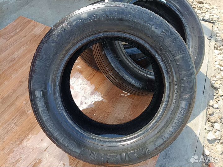 Continental ContiPremiumContact 5 SUV 225/60 R17 80S