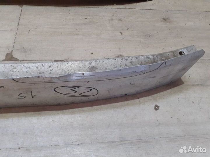 Усилитель переднего бампера Opel Corsa