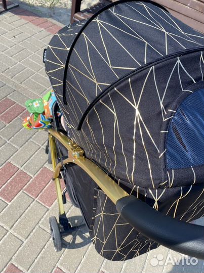 Коляска прогулочная