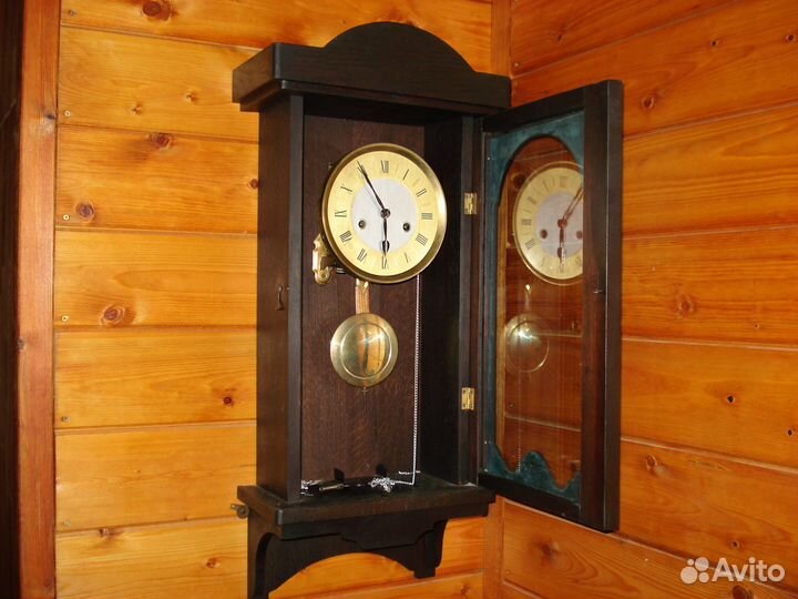 Настенные часы с боем Gustav Becker