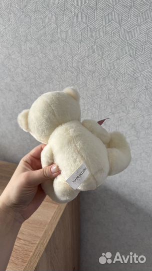 Игрушечный медведь маленький