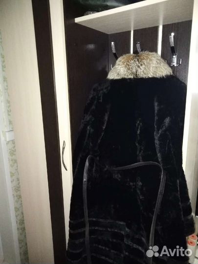 Шуба мутоновая с чернобуркой