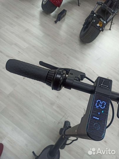 Электросамокат G30 max 350W, 36v, 15a