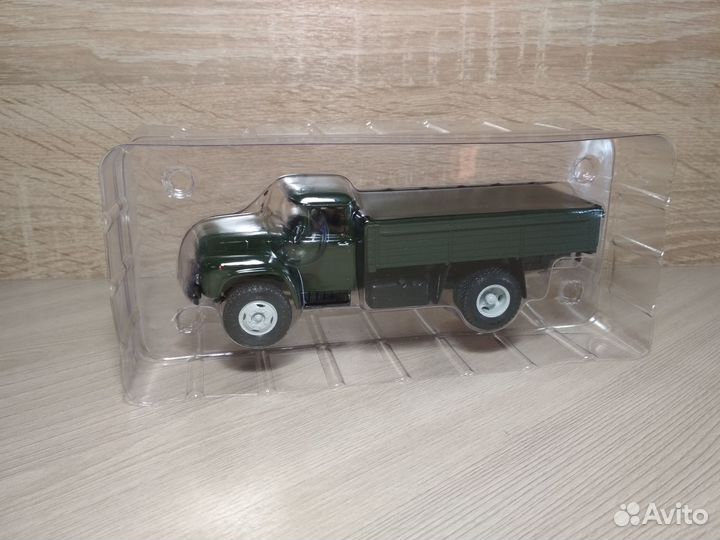 ЗИЛ 130-76 бортовой (новая решетка)