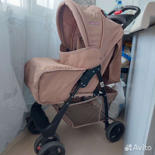 Прогулочная коляска