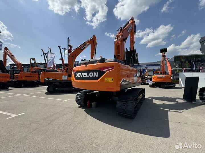 Гусеничный экскаватор Develon DX220LC-7M, 2024