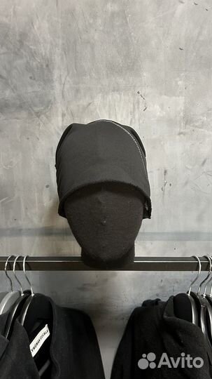 Авангардная шапка как thom krom