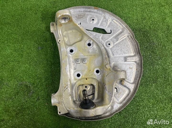 Поворотный кулак передний левый Mercedes-Benz Amg