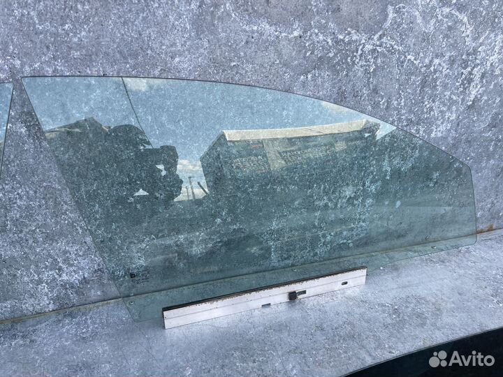 Стекло двери для Opel Vectra C (Седан)