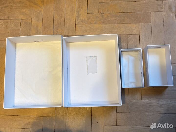 Коробка от iPad model A1219 и iPhone 5